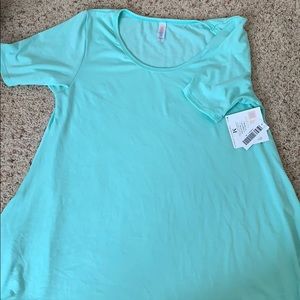 NWT MINT GREEN PERFECT T